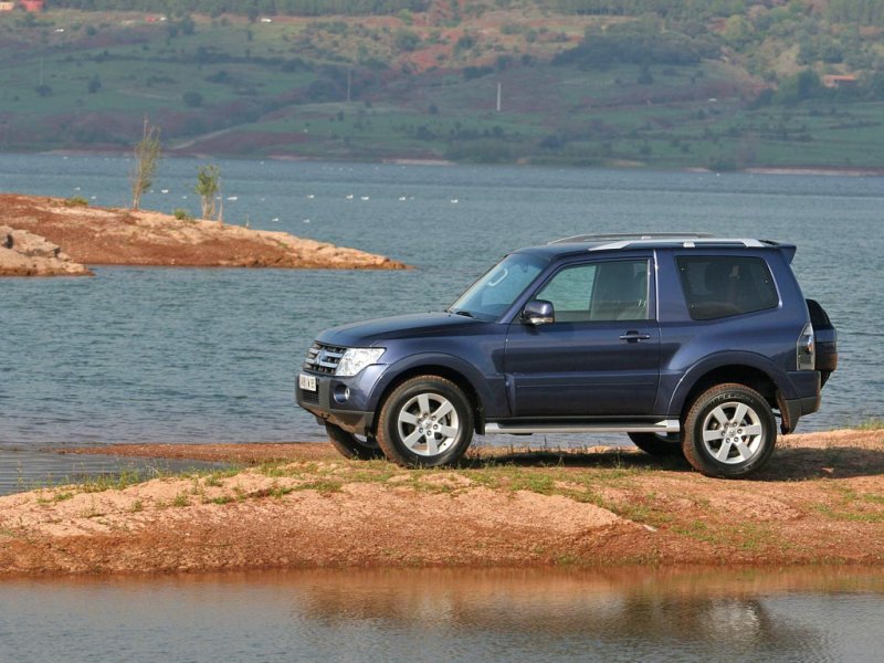 Zdjęcia auta Mitsubishi Pajero IV (V80) 3.2 DI-D