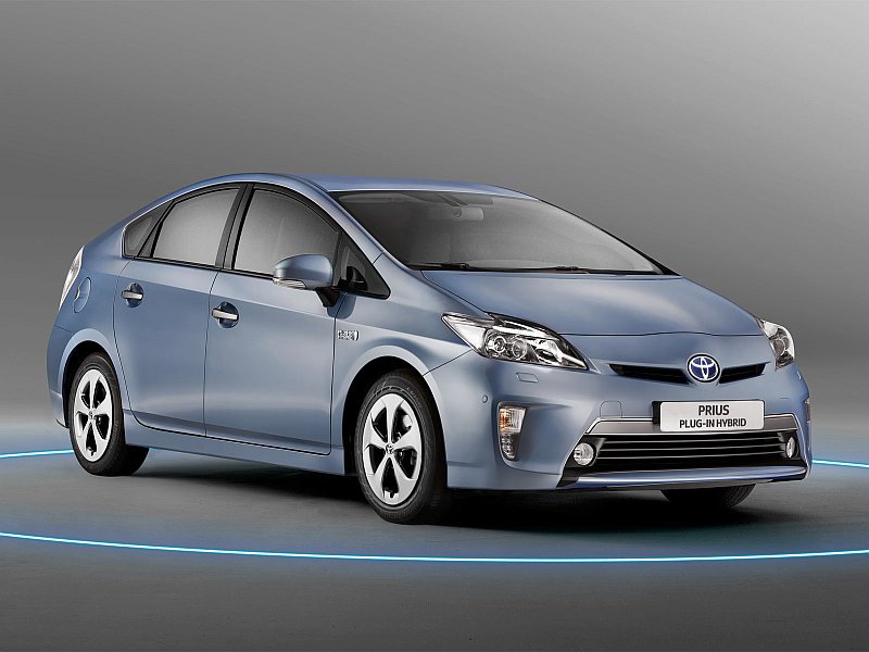 Zdjęcia auta Toyota Prius III (ZVW30) Plug-in 1.8 Hybrid-Synergy-Drive (HSD)